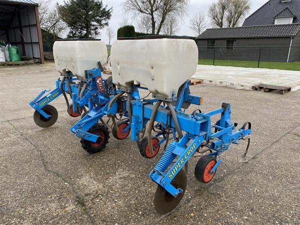 Grote foto monosem schoffelmachine rijenstrooier agrarisch onkruidbestrijding