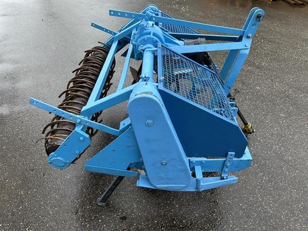 Grote foto imants spitmachine 150 cm met harkrol agrarisch akkerbouw