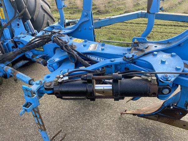 Grote foto lemken 4 schaar vario ploeg agrarisch ploegen