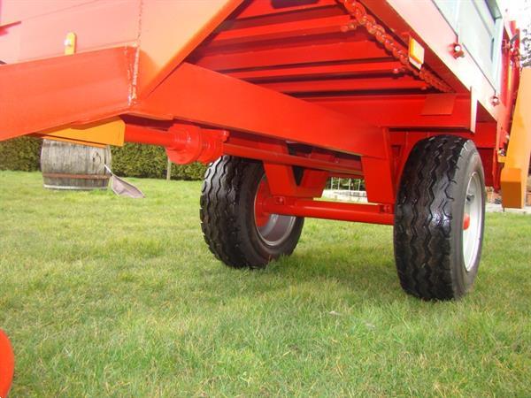 Grote foto dra import 2500 agrarisch strooiers