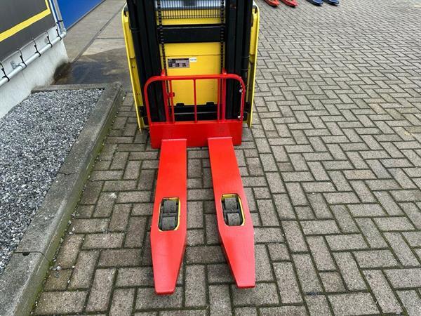 Grote foto vs 21560 elektrische stapelaar hyster s15s 3800mm weinig uren doe het zelf en verbouw hefwerktuigen