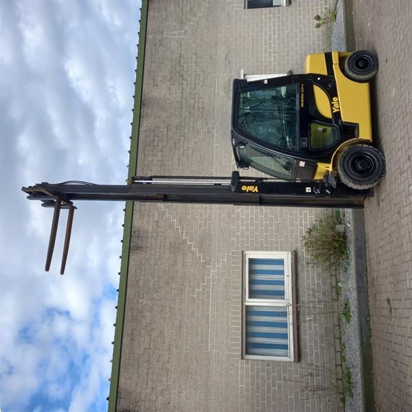 Grote foto yale gdp25 diesel heftruck triplo side shift cabine agrarisch heftrucks