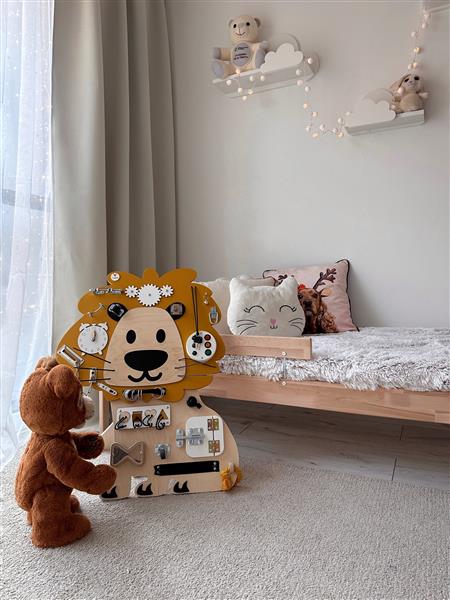 Grote foto sensorisch bord lion wandboard hangend kinderen en baby overige