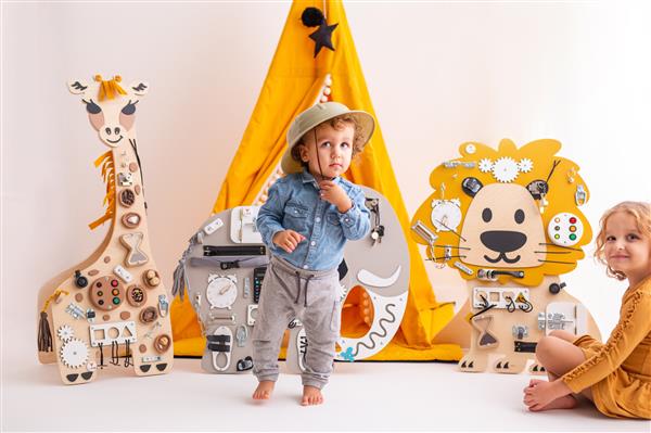 Grote foto sensorisch bord giraffe wandboard hangend kinderen en baby overige