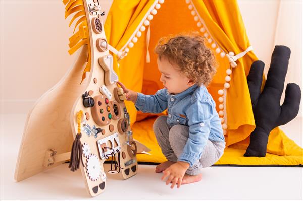 Grote foto sensorisch bord giraffe wandboard hangend kinderen en baby overige