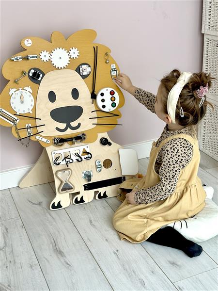 Grote foto sensorisch bord lion wandboard hangend kinderen en baby overige