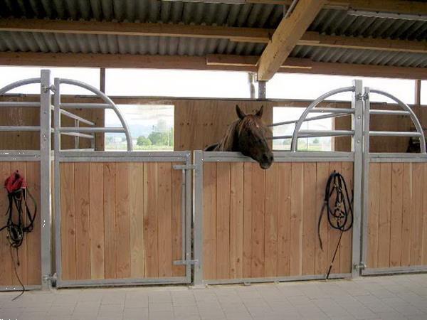 Grote foto paardenstallen 3 x 5 meter agrarisch stallen