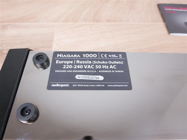 Grote foto audioquest niagara 1000 low z power noise dissipation system audio power distributor audio tv en foto algemeen