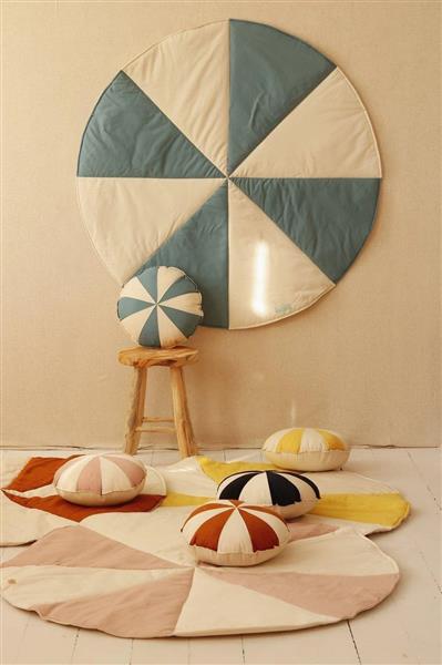 Grote foto patchwork circus mat blue candy blue kinderen en baby complete kinderkamers