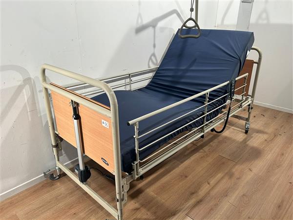 Grote foto invacare etude 66 elektrisch hoog laag demontabel thuiszorgbed diversen verpleegmiddelen en hulpmiddelen