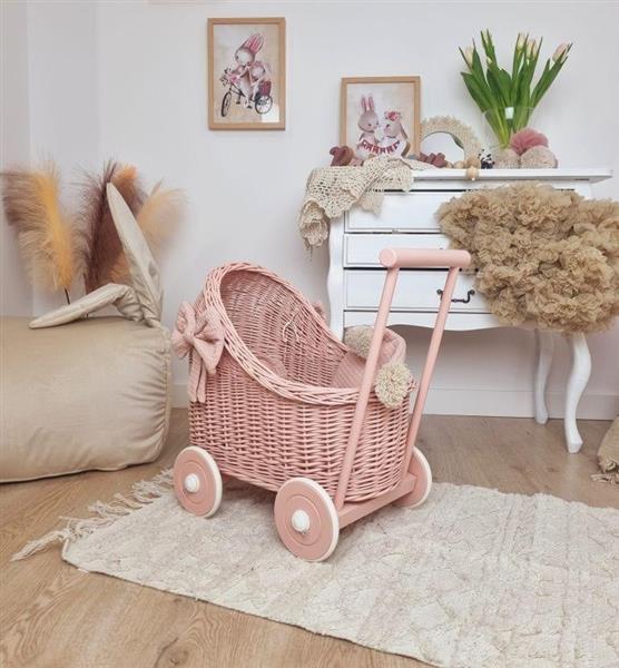 Grote foto poppenwagen roze met roze dekens roze met roze dekens kinderen en baby poppen