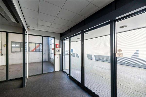 Grote foto te huur bedrijfspand beneluxweg 5 oosterhout huizen en kamers bedrijfspanden