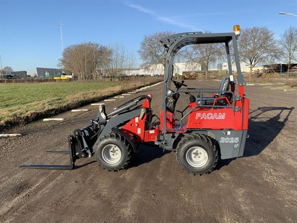 Grote foto pacam 2025lf 25 pk 1510 kg minishovel like giant weidemann agrarisch shovels