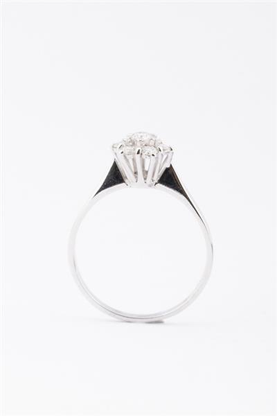 Grote foto wit gouden entourage ring met briljanten sieraden tassen en uiterlijk ringen voor haar
