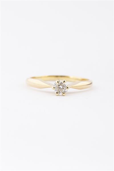 Grote foto gouden solitair ring met een briljant kleding dames sieraden
