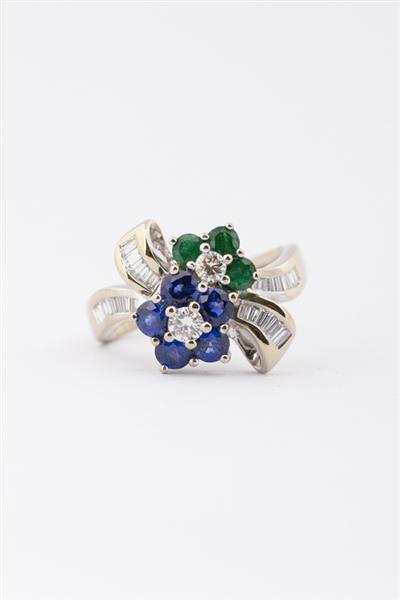 Grote foto wit gouden strik ring met saffier smaragd en briljanten kleding dames sieraden