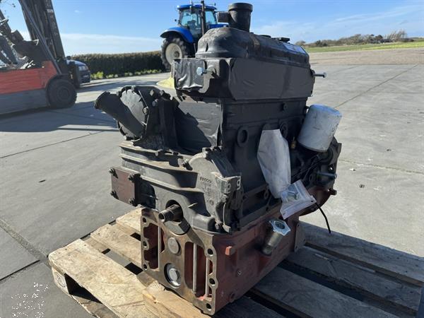 Grote foto fiat motor 8045 agrarisch tractor onderdelen