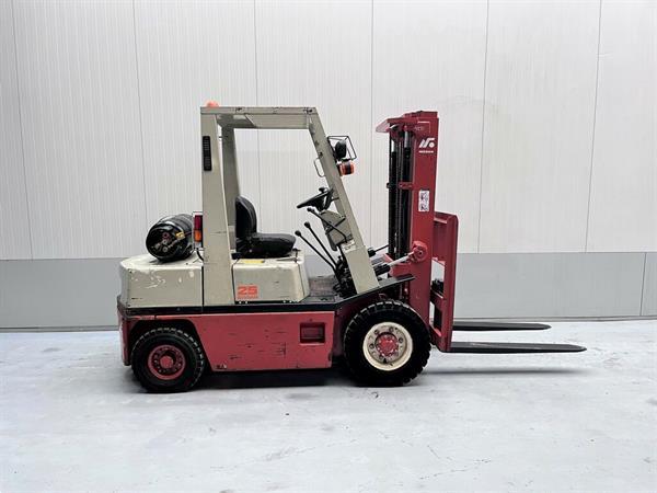 Grote foto nissan ph02m25 agrarisch heftrucks