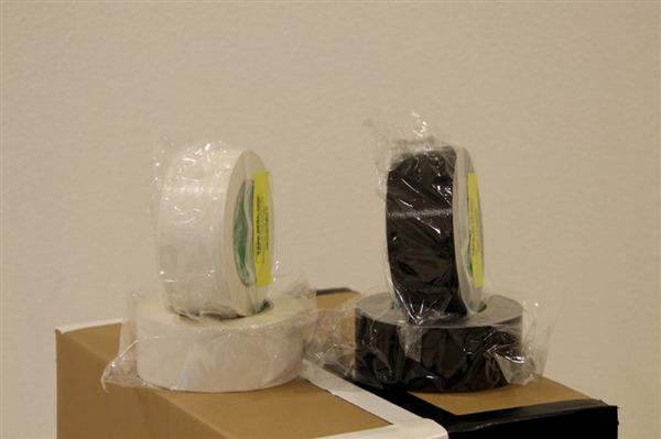 Grote foto nichiban gaffa tape 50mm x 25m doos 10 rollen wit en 10 rollen zwart doe het zelf en verbouw materialen en producten