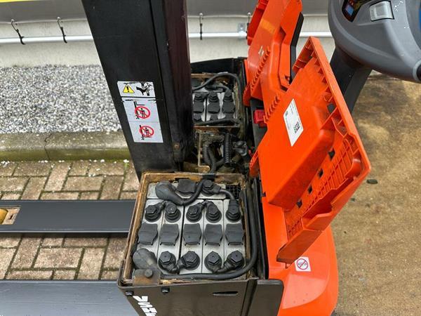 Grote foto vs 21601 elektrische stapelaar bt initi le lift swe080l 1580mm doe het zelf en verbouw hefwerktuigen