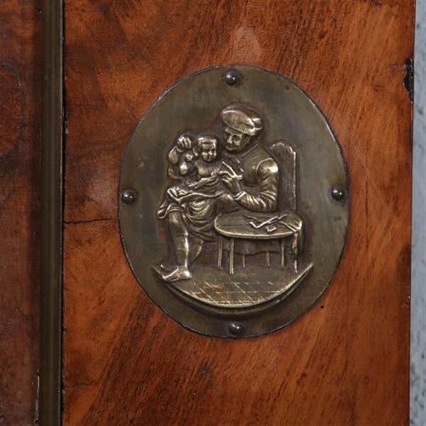 Grote foto smalle antiek biedermeier schouwspiegel ca. 1830 met 4 bronzen medaillons in mahonie no.940500 antiek en kunst spiegels
