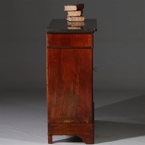 Grote foto strakke penantkast grijs marmer mahonie en bloemmahonie ca 1840 no.931120 antiek en kunst stoelen en banken
