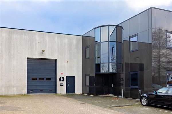 Grote foto te huur bedrijfspand antennestraat 43 almere huizen en kamers bedrijfspanden