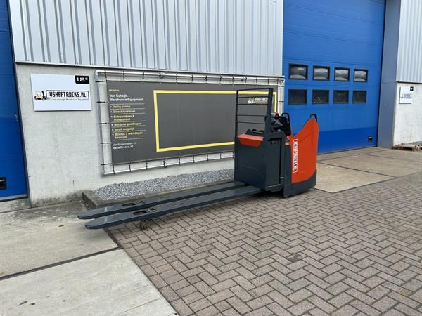 Grote foto vs 21627 elektrische meerijdpalletwagen bt lange lepels 2400mm doe het zelf en verbouw hefwerktuigen