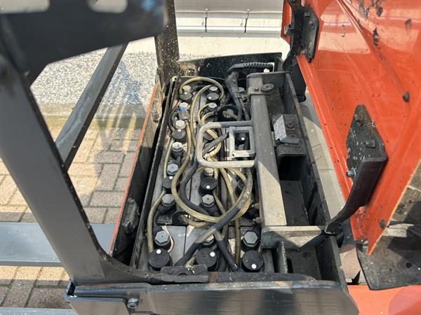 Grote foto vs 21628 elektrische meerijdpalletwagen bt lange lepels 2400mm doe het zelf en verbouw hefwerktuigen