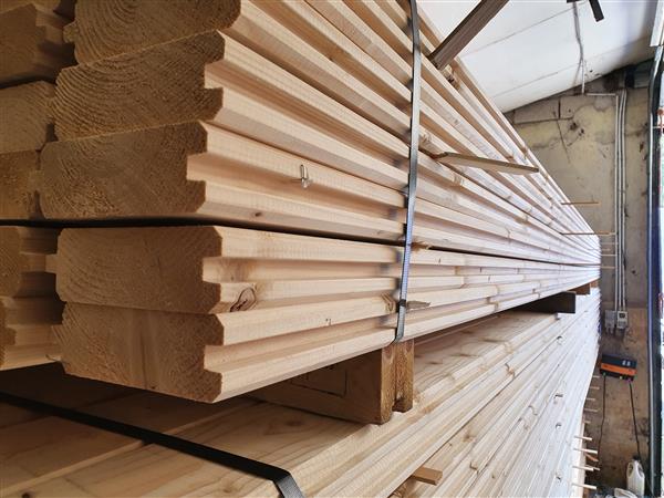 Grote foto dikke blokhutdelen nieuw met v kant doe het zelf en verbouw hout en planken