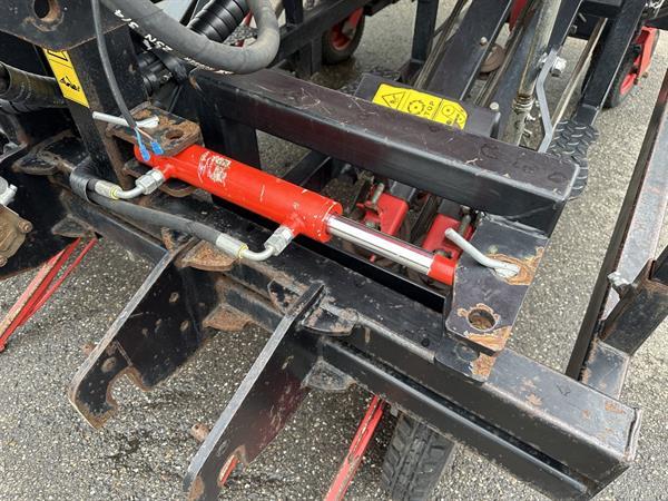 Grote foto j.j. broch arat 2 knoflookrooier agrarisch oogstmachines