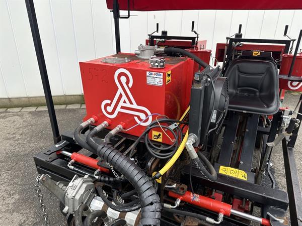 Grote foto j.j. broch arat 2 knoflookrooier agrarisch oogstmachines