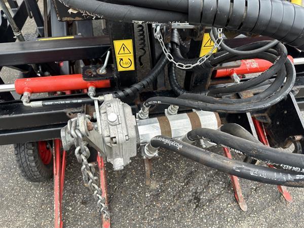 Grote foto j.j. broch arat 2 knoflookrooier agrarisch oogstmachines
