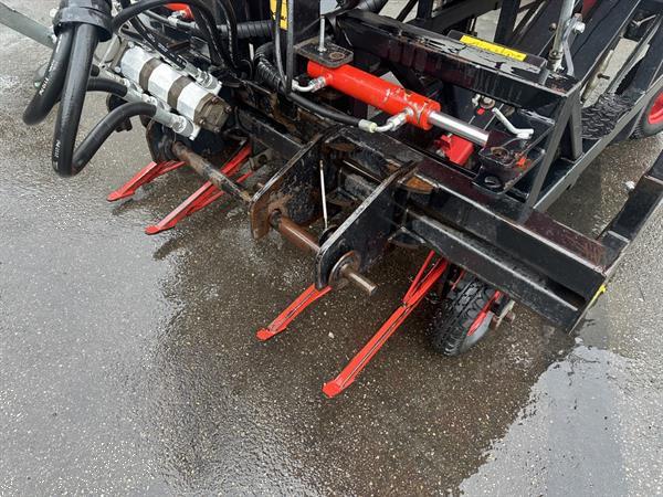 Grote foto j.j. broch arat 2 knoflookrooier agrarisch oogstmachines