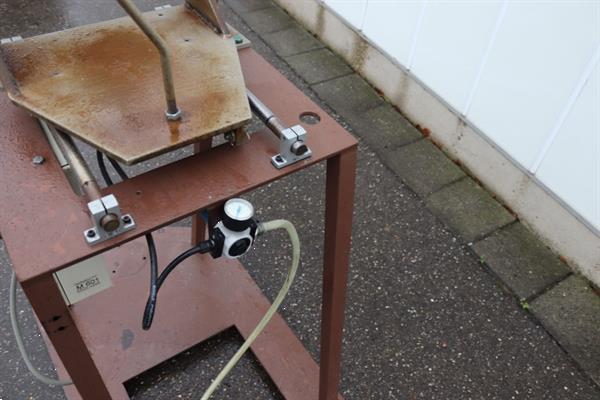Grote foto buislader om buizen te voorzien van girsac netten agrarisch tuinbouw