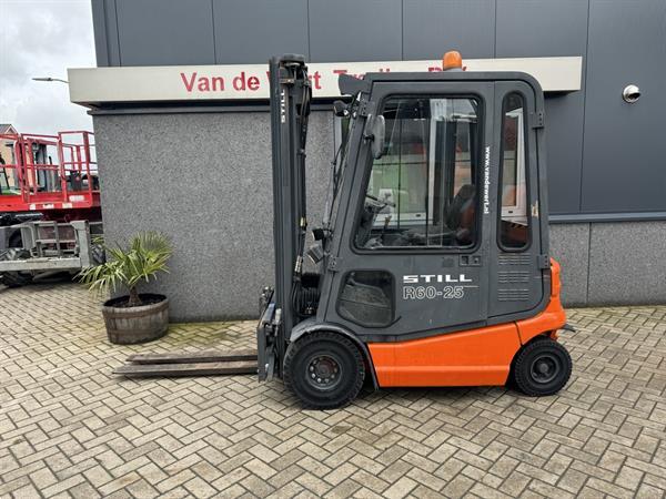 Grote foto still r60 25 triplo 540 freelift sideshift 4e functie elektrisch agrarisch heftrucks