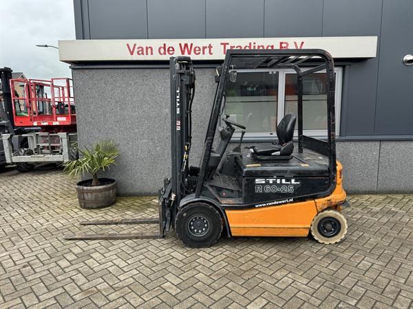 Grote foto still r60 25 triplo 485 freelift sideshift 4e functie elektrisch agrarisch heftrucks