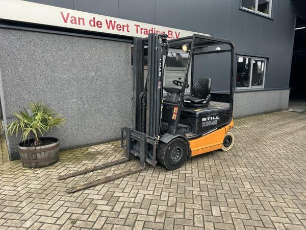 Grote foto still r60 25 triplo 485 freelift sideshift 4e functie elektrisch agrarisch heftrucks