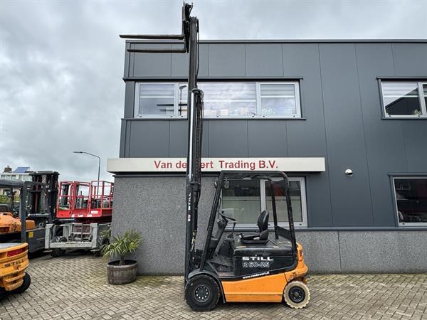 Grote foto still r60 25 triplo 485 freelift sideshift 4e functie elektrisch agrarisch heftrucks
