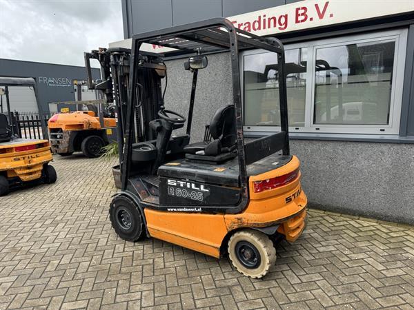 Grote foto still r60 25 triplo 485 freelift sideshift 4e functie elektrisch agrarisch heftrucks