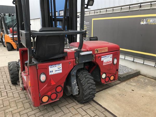 Grote foto vs 21650 moffet diesel meeneemheftruck 2500kg 3660mm uitschuifbare lepels agrarisch heftrucks