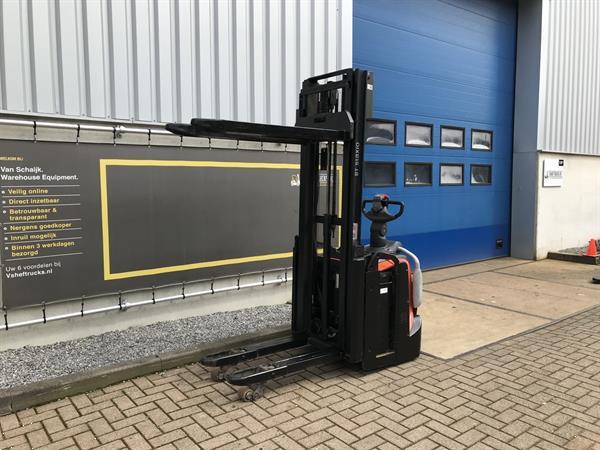 Grote foto vs 21600 elektrische stapelaar bt 3300mm initi le lift bj2017 doe het zelf en verbouw hefwerktuigen