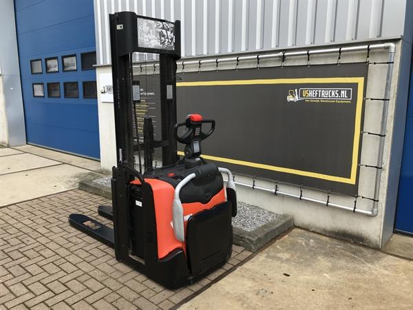 Grote foto vs 21600 elektrische stapelaar bt 3300mm initi le lift bj2017 doe het zelf en verbouw hefwerktuigen