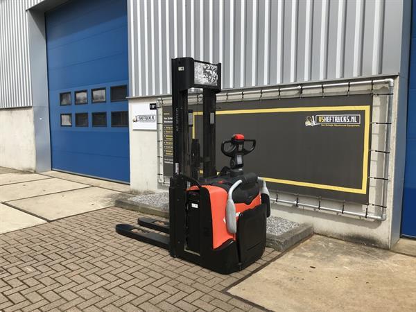 Grote foto vs 21600 elektrische stapelaar bt 3300mm initi le lift bj2017 doe het zelf en verbouw hefwerktuigen