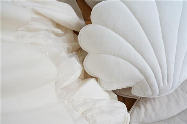 Grote foto soft velvet schelp kussen white white kinderen en baby complete kinderkamers