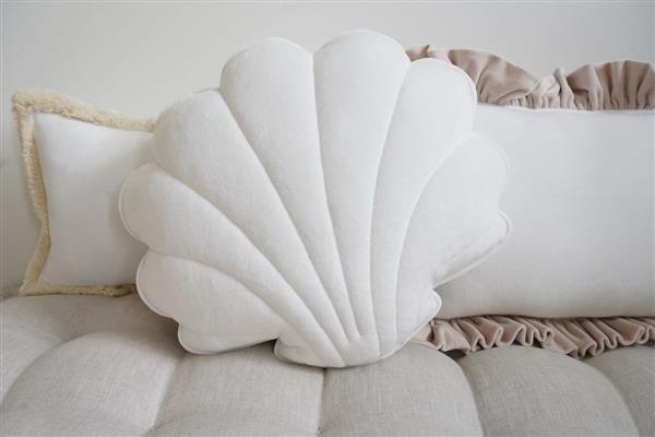 Grote foto soft velvet schelp kussen white white kinderen en baby complete kinderkamers