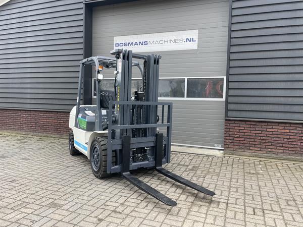 Grote foto eurotrac fe30 eco electrische heftruck nieuw agrarisch heftrucks