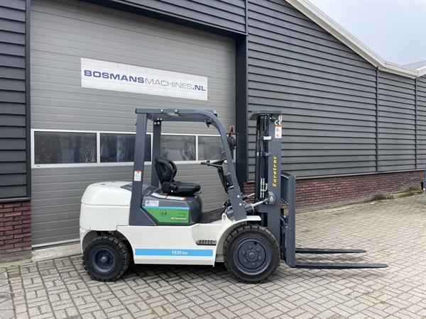 Grote foto eurotrac fe30 eco electrische heftruck nieuw agrarisch heftrucks