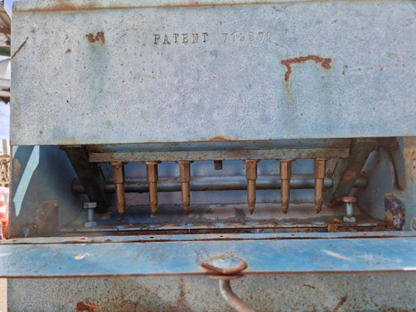 Grote foto visser dewa pottenpersmachine agrarisch tuinbouw