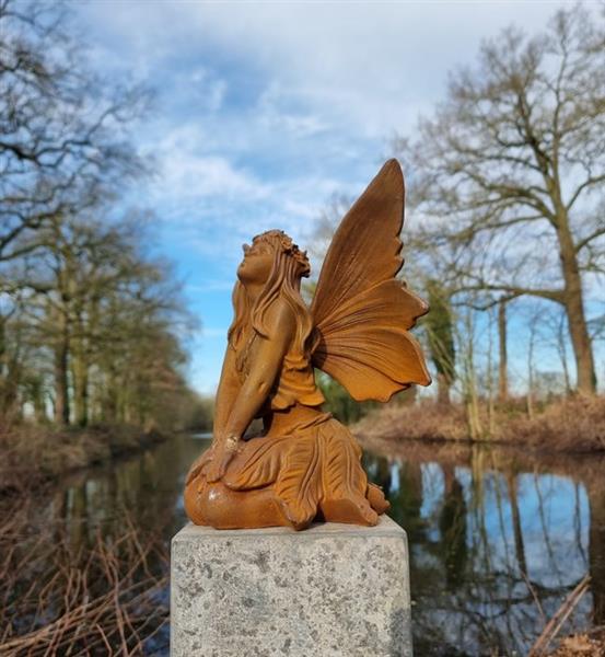 Grote foto beeldje a kneeling fairy ijzer gegoten gesmeed antiek en kunst curiosa en brocante